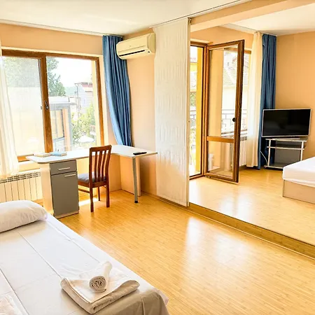 Πανσιόν Views 3*