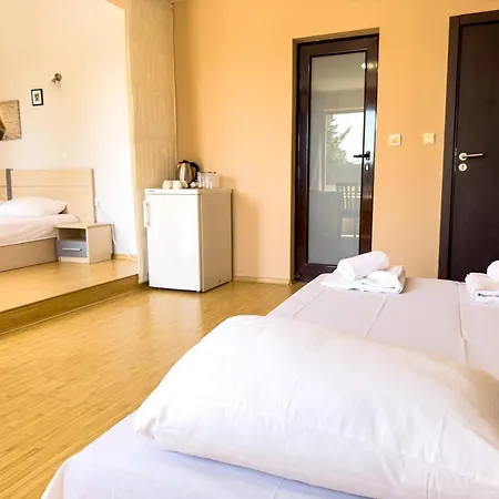 Πανσιόν Views 3*