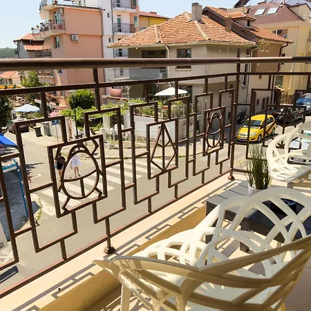 Πανσιόν Views