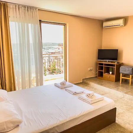 Views 게스트하우스