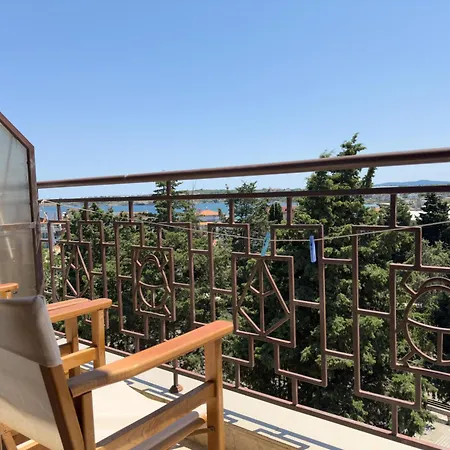 Views 3*