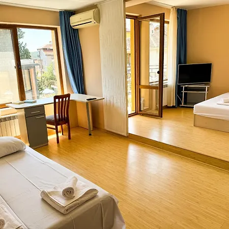 Views 게스트하우스