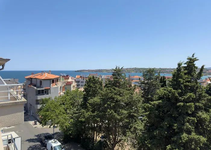 Views 招待所 索佐波尔